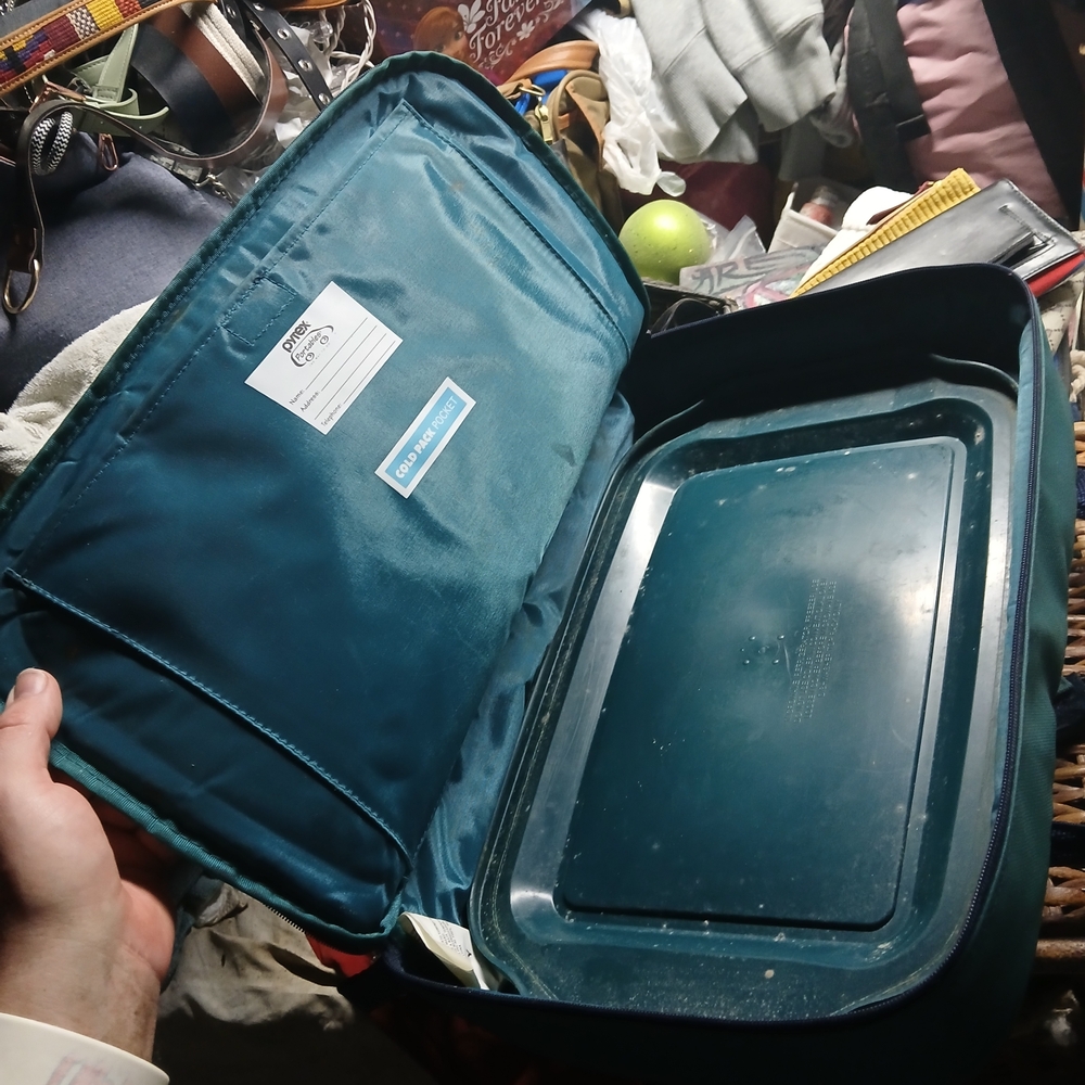 Pyrex Teal Soft-Sided Storage Case - Picture 6 of 6